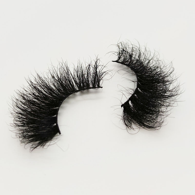 100% HandMade 3D Luxury Mink Lashes နူးညံ့သော ဆွဲဆောင်မှုရှိသော မျက်တောင်တုများ