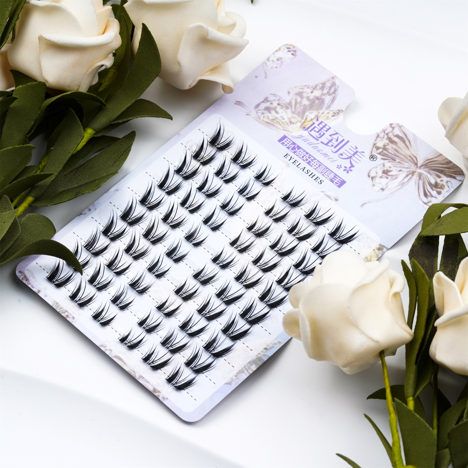 Cluster Lashes နှင့် DIY Segmented Lashes Kit ဖြင့် ရင်သပ်ရှုမောဖွယ်ကောင်းသော မျက်တောင်များကို ရရှိလိုက်ပါ။