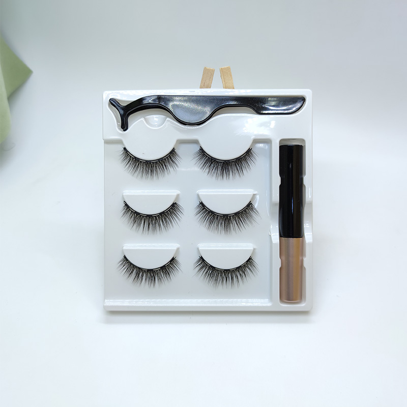 Tweezers Applicator ပါရှိသော သံလိုက်မျက်တောင်အတွဲ ၃ စုံ